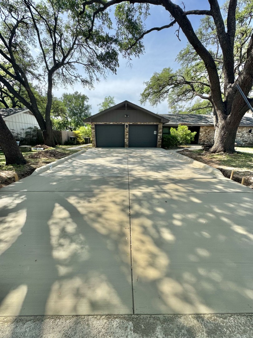 residential concrete driveway